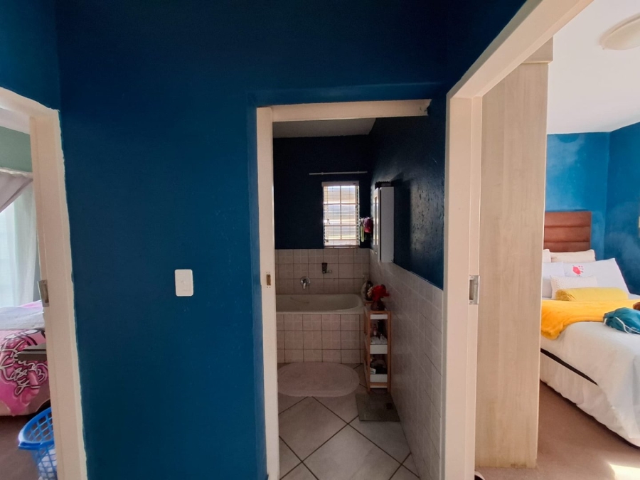 To Let 2 Bedroom Property for Rent in Waterval East North West